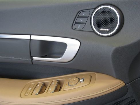 Used 2021 Hyundai Sonata Limited w/ Preferred Accessory Package image 36