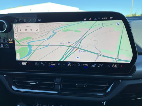 Used 2025 Chevrolet Equinox EV RS image 28