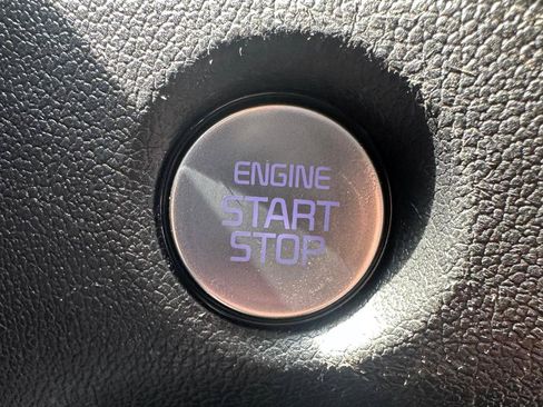 Used 2024 Kia Sorento S FWD image 16