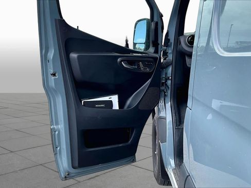Used 2025 Mercedes-Benz Sprinter 2500 image 25
