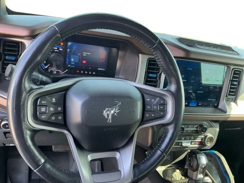 Used 2023 Ford Bronco Outer Banks w/ Sasquatch Package AWD/4WD image 12