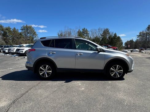 Used 2018 Toyota RAV4 XLE image 7