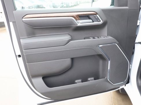 New 2026 GMC Sierra 1500 Elevation w/ LPO, Elevation Black Package image 11