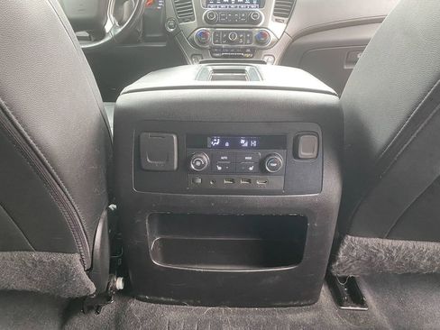 Used 2020 Chevrolet Suburban Premier image 28