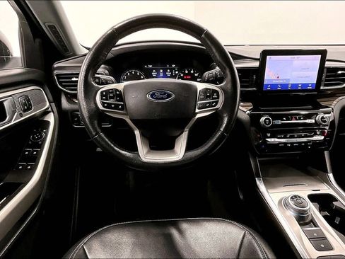 Used 2021 Ford Explorer Limited w/ Equipment Group 301A image 7