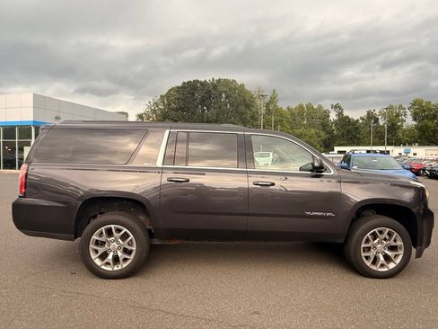 Used 2018 GMC Yukon XL SLT w/ Open Road Package AWD/4WD image 8