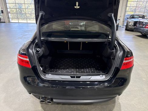 Used 2017 Jaguar XE Prestige image 15