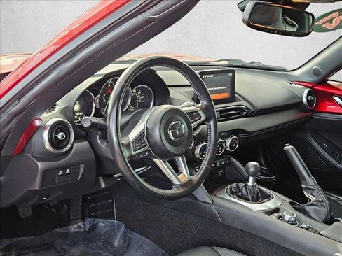 Used 2021 MAZDA MX-5 Miata RF Grand Touring RWD image 10