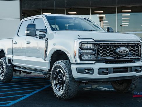 Certified 2025 Ford F250 Lariat w/ Tremor Off-Road Package image 3