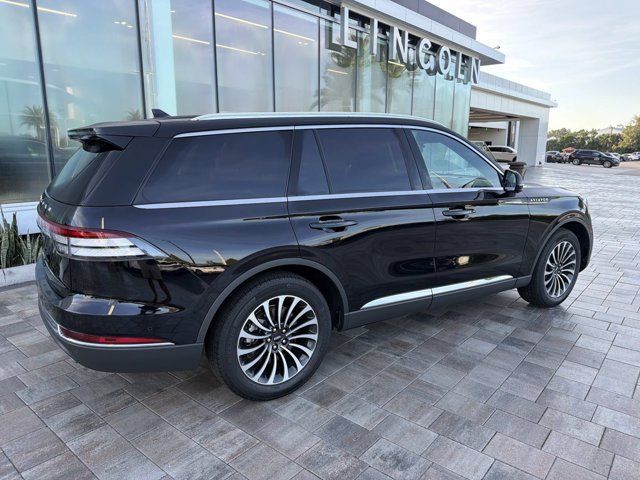 Used 2023 Lincoln Aviator Reserve w/ Equipment Group 201A RWD image 2