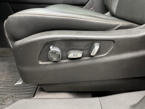 Used 2019 Cadillac XT4 Sport w/ Cold Weather Package image 10