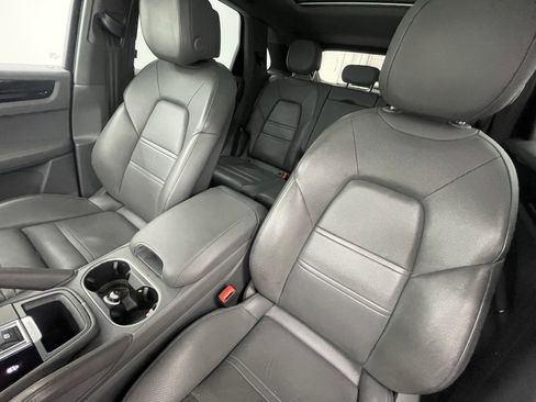 Certified 2020 Porsche Cayenne image 6