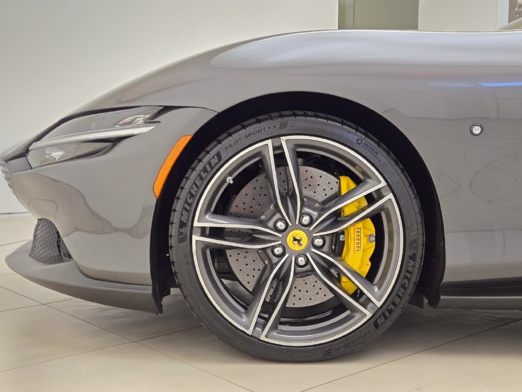Used 2022 Ferrari Roma RWD image 13