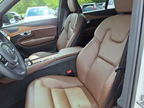 Certified 2023 Volvo XC90 T8 Plus w/ Protection Package Premier image 18