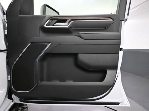 Used 2025 GMC Sierra 2500 SLE image 43