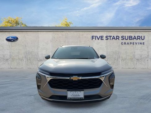Used 2024 Chevrolet Trax LT w/ Driver Confidence Package FWD image 3