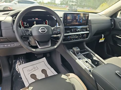 New 2026 Nissan Pathfinder Platinum w/ Accent Package FWD image 22