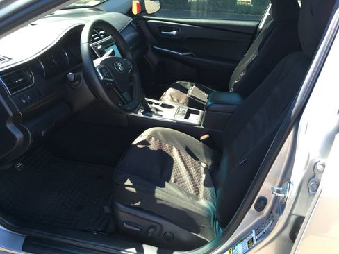 Used 2015 Toyota Camry XLE w/ Moonroof Package FWD image 4