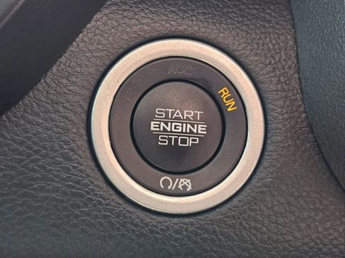 Used 2024 RAM 1500 Laramie image 24