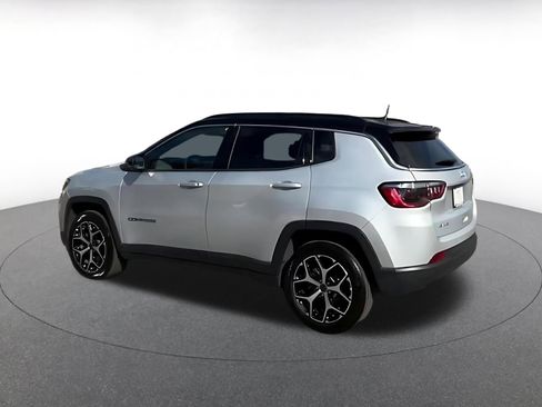 Used 2025 Jeep Compass Limited image 17