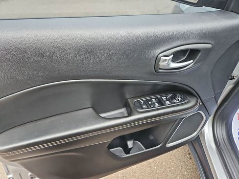Used 2018 Jeep Compass Sport AWD/4WD image 10
