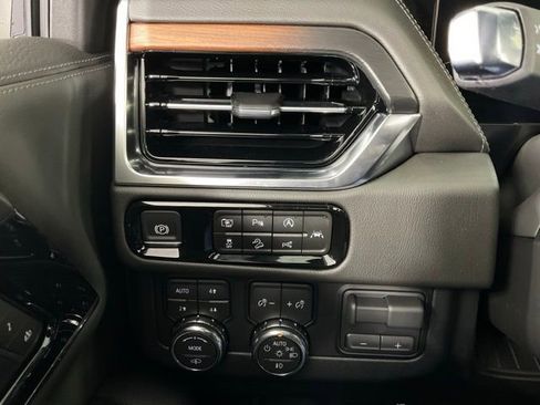 New 2026 GMC Yukon XL Denali w/ Denali Reserve Package AWD/4WD image 27
