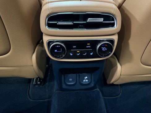 Used 2021 Genesis GV80 3.5T w/ Advanced Package 06 AWD/4WD image 21