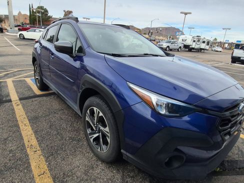 Used 2024 Subaru Crosstrek 2.0i Premium image 2