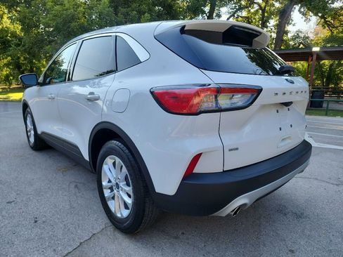 Used 2021 Ford Escape SE image 5