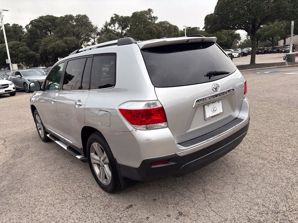 Used 2013 Toyota Highlander Limited FWD image 3