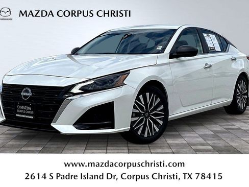 Used 2025 Nissan Altima 2.5 SV FWD image 1