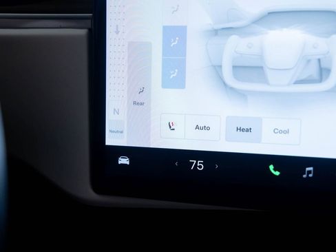 Used 2022 Tesla Model S image 22