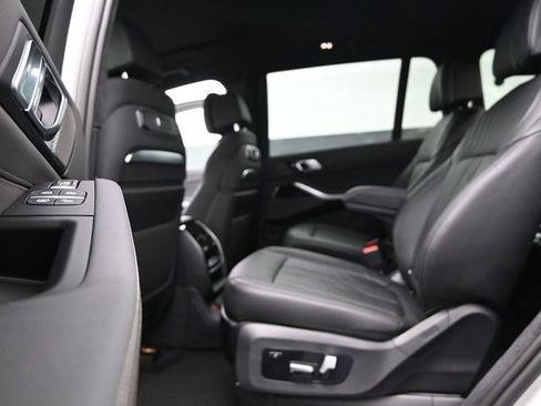 New 2026 BMW X7 M60i image 13