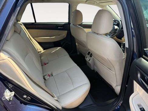 Used 2018 Subaru Outback 2.5i Limited AWD/4WD image 18