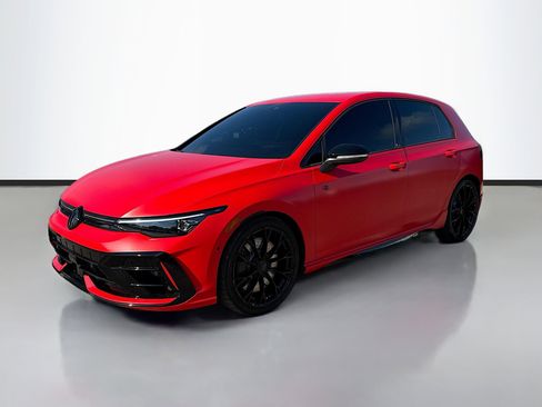 Used 2025 Volkswagen Golf R Black Edition image 7