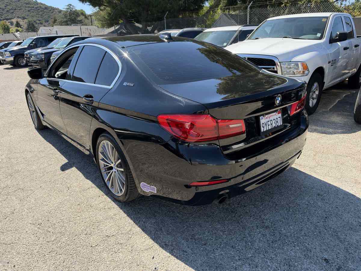 Used 2019 BMW 530e w/ Convenience Package RWD image 4
