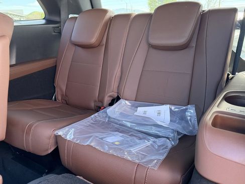 New 2026 Mercedes-Benz GLS 450 4MATIC image 31
