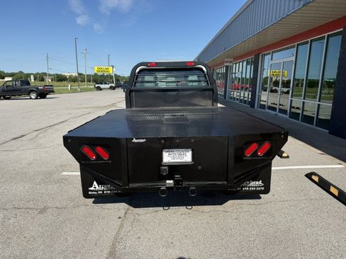 Used 2011 Ford F550 4x4 Crew Cab Super Duty w/ Payload Upgrade Pkg image 6