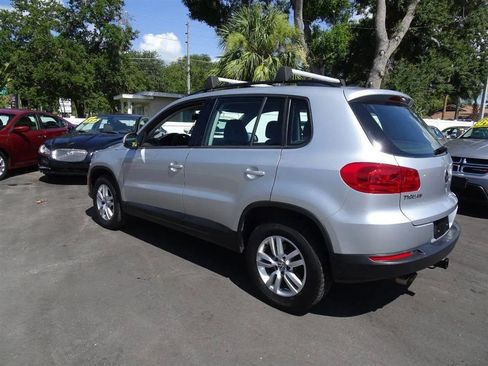 Used 2017 Volkswagen Tiguan S image 9