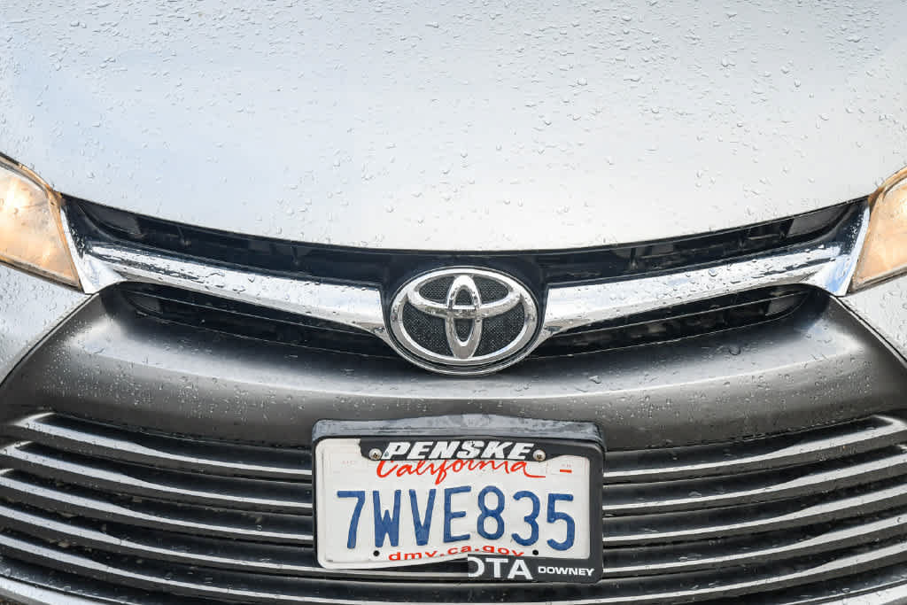 Used 2017 Toyota Camry LE FWD image 5
