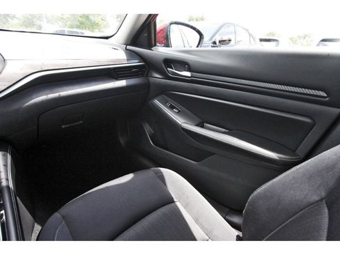 Certified 2024 Nissan Altima 2.5 SV w/ SV Premium Package FWD image 13