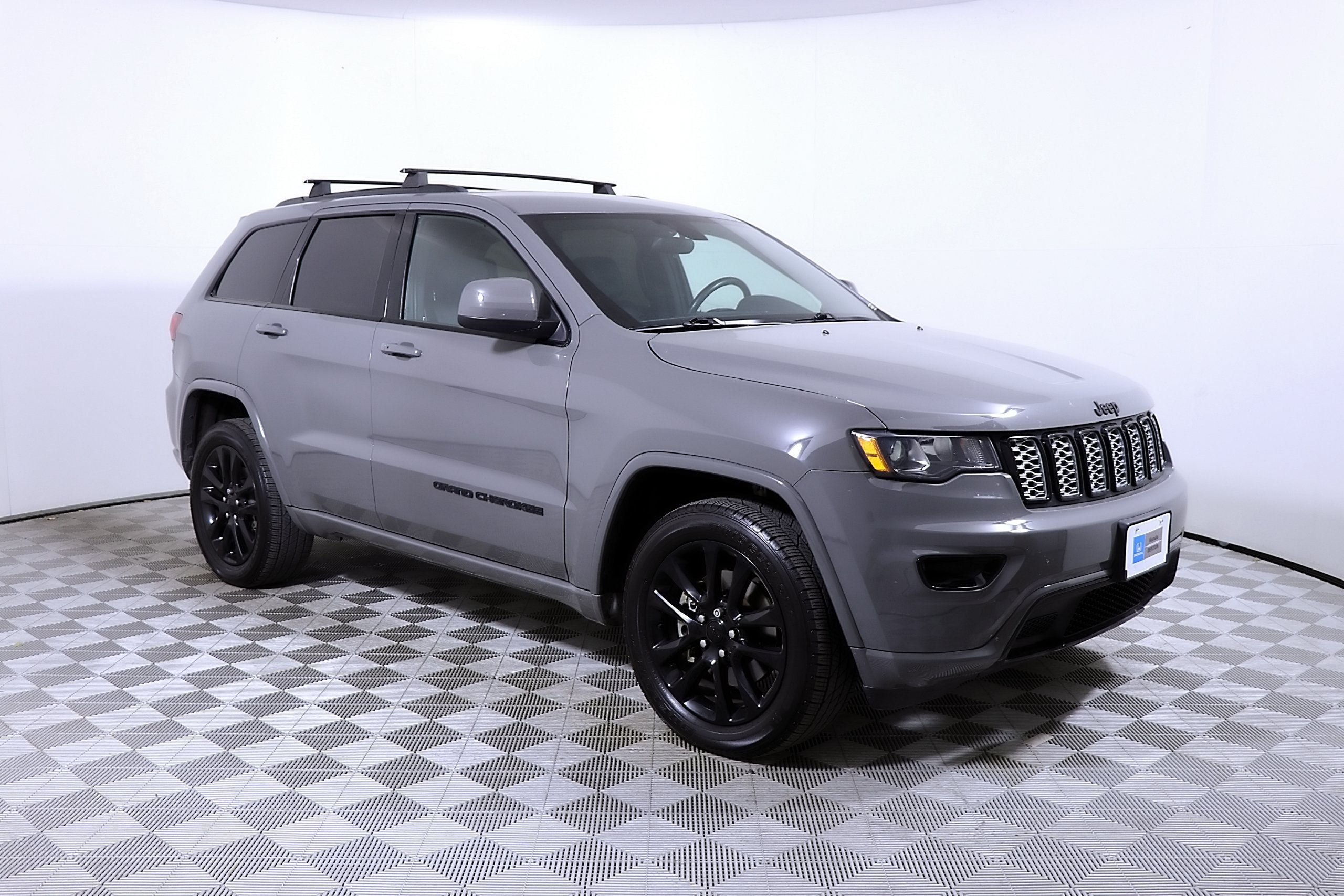 Used 2021 Jeep Grand Cherokee Laredo X RWD image 6