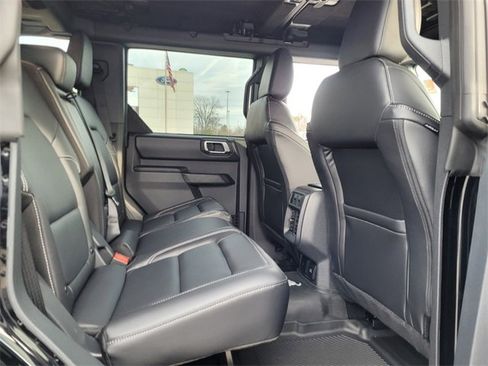 Used 2025 Ford Bronco Outer Banks w/ Sasquatch Package image 12
