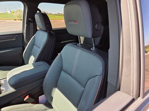 Used 2026 GMC Acadia AT4 w/ Super Cruise Package AWD/4WD image 15