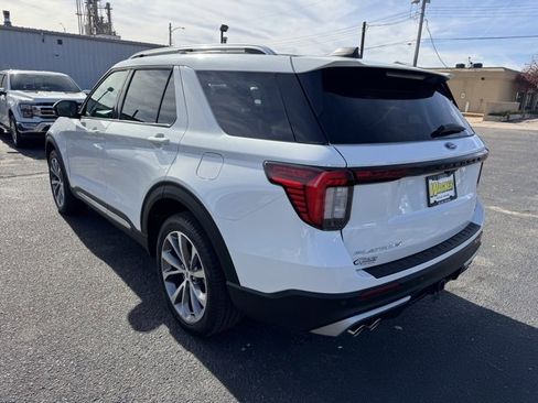 Used 2025 Ford Explorer Platinum w/ Ultimate Package image 5