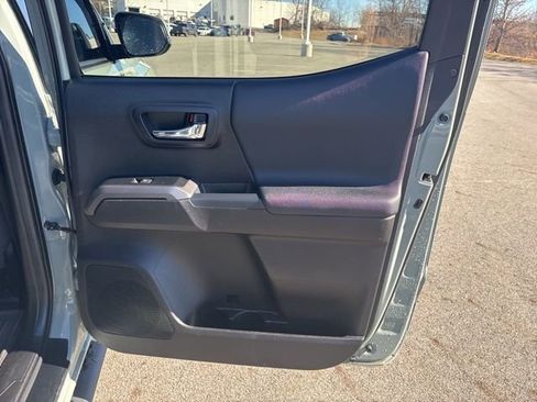 Certified 2023 Toyota Tacoma TRD Off-Road w/ Technology Package image 13