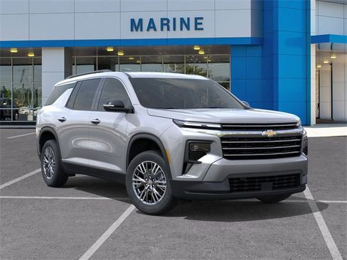 New 2026 Chevrolet Traverse LT w/ Driver Confidence Package image 7