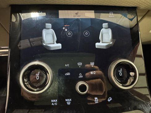 Used 2022 Land Rover Range Rover Velar R-Dynamic S image 35