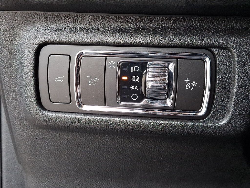 Used 2023 Lincoln Corsair Reserve w/ Equipment Group 202A AWD/4WD image 26