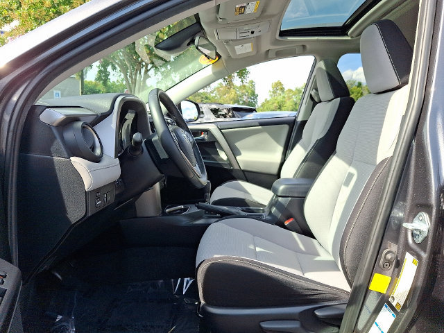 Used 2018 Toyota RAV4 XLE AWD/4WD image 13